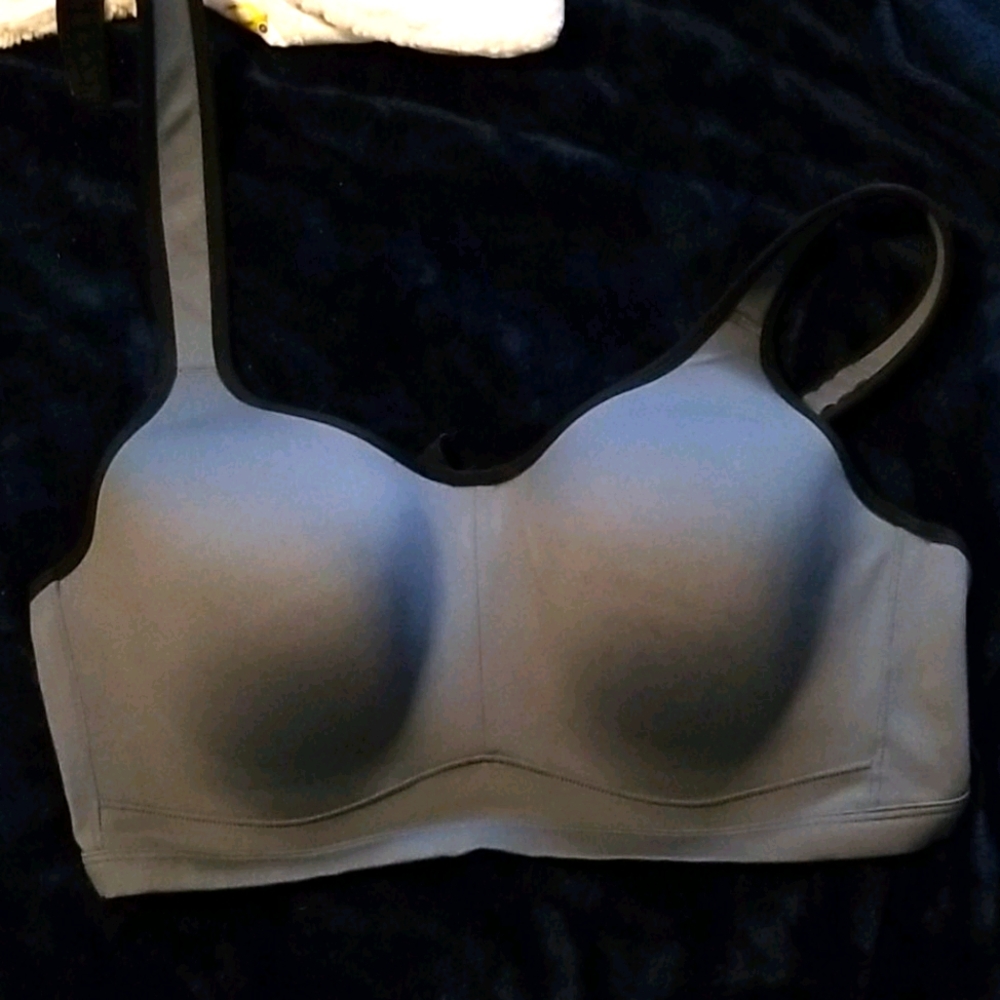 Livi Max Support Sports bra